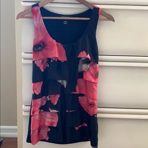 White House black sleeveless top